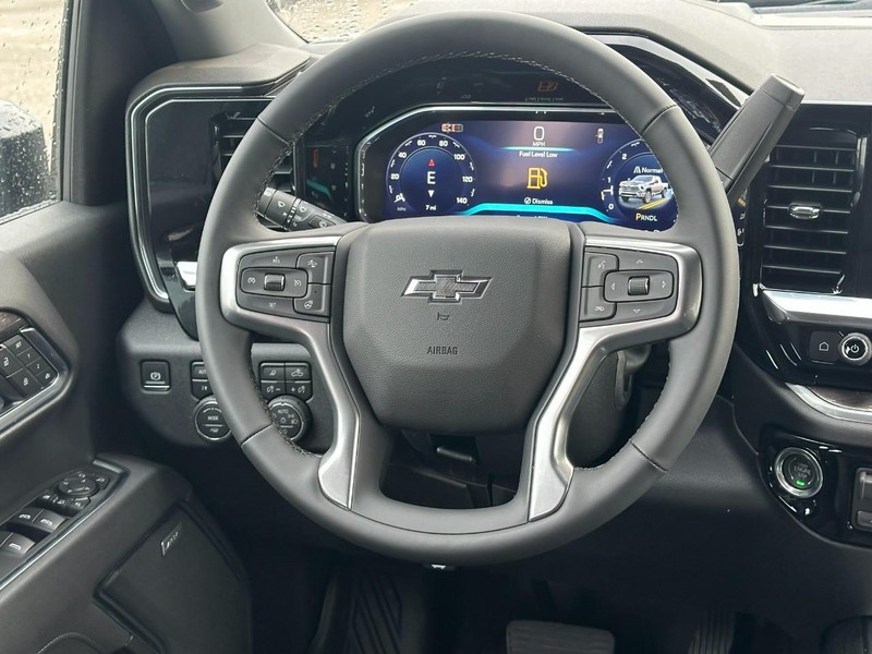 Chevrolet Silverado 2500HD Vehicle Full-screen Gallery Image 6