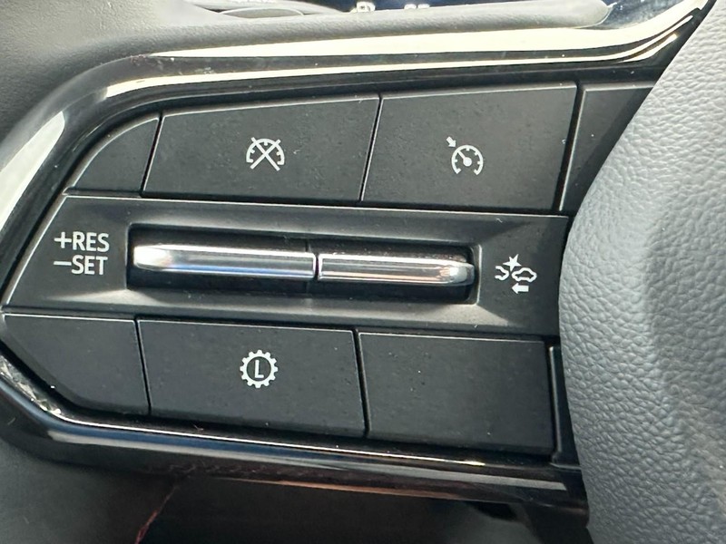 Chevrolet Equinox Vehicle Full-screen Gallery Image 11