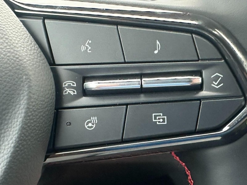 Chevrolet Equinox Vehicle Full-screen Gallery Image 12