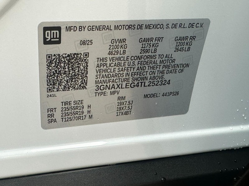 Chevrolet Equinox Vehicle Full-screen Gallery Image 15