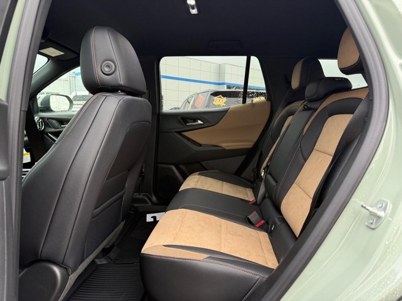 Chevrolet Equinox Vehicle Full-screen Gallery Image 5