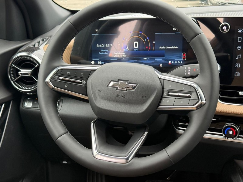 Chevrolet Equinox Vehicle Full-screen Gallery Image 7