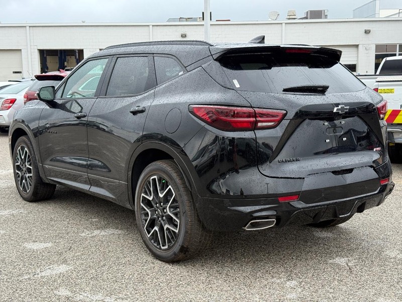 Chevrolet Blazer Vehicle Full-screen Gallery Image 3