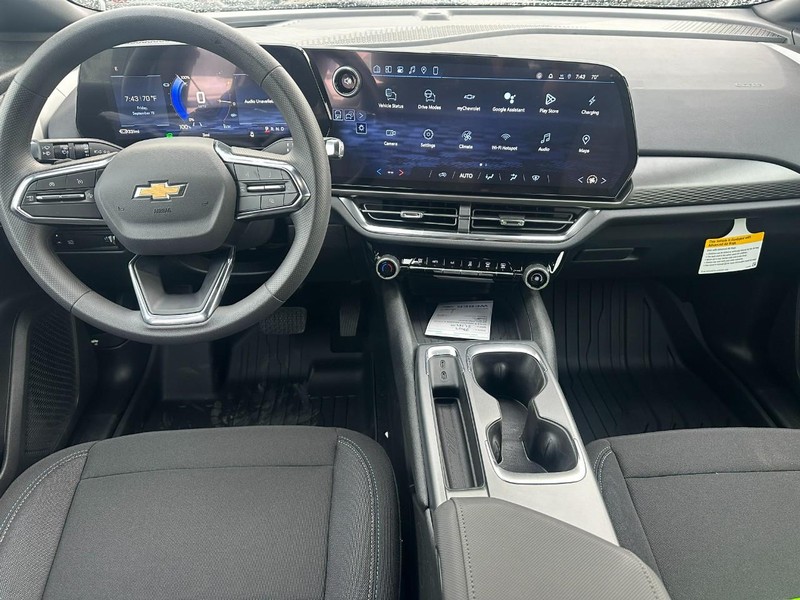 Chevrolet Equinox EV Vehicle Full-screen Gallery Image 5