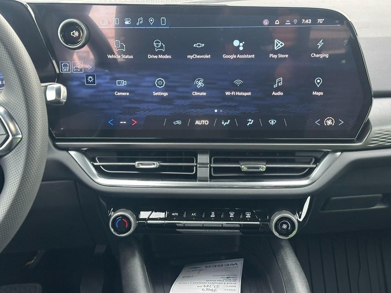 Chevrolet Equinox EV Vehicle Full-screen Gallery Image 7