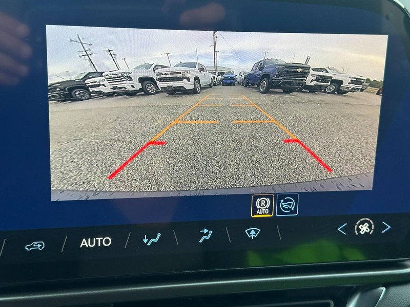 Chevrolet Equinox EV Vehicle Full-screen Gallery Image 13