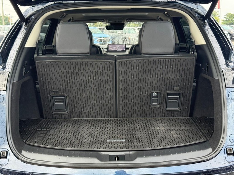 Mazda CX-9 Vehicle Full-screen Gallery Image 6