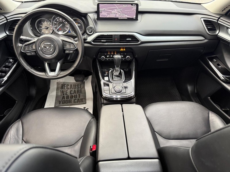 Mazda CX-9 Vehicle Full-screen Gallery Image 13