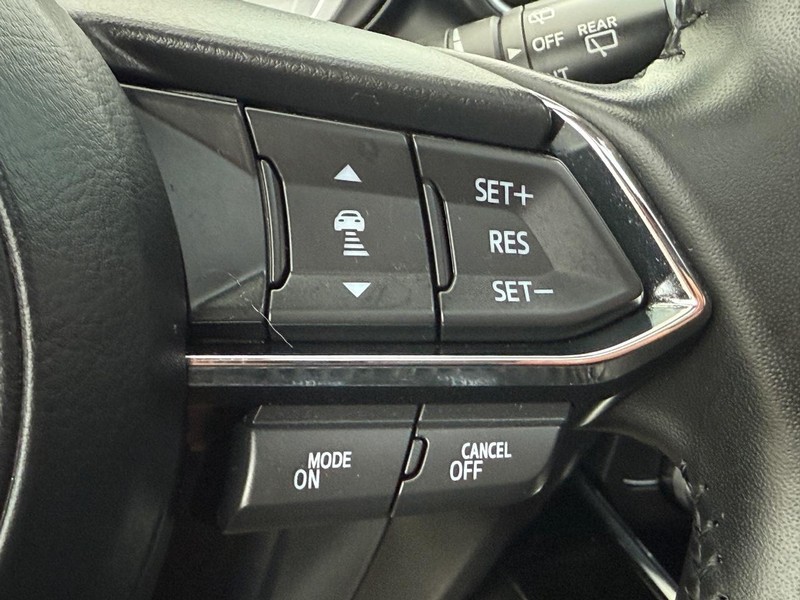 Mazda CX-9 Vehicle Full-screen Gallery Image 15