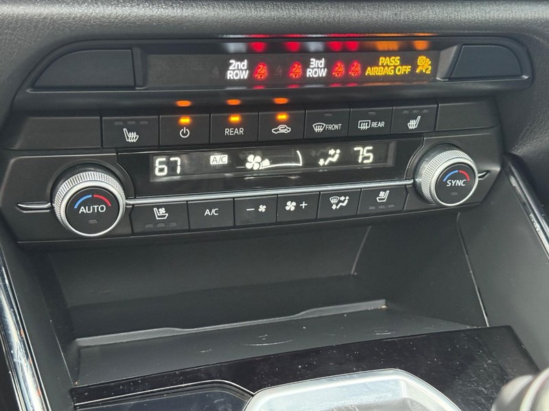 Mazda CX-9 Vehicle Full-screen Gallery Image 18