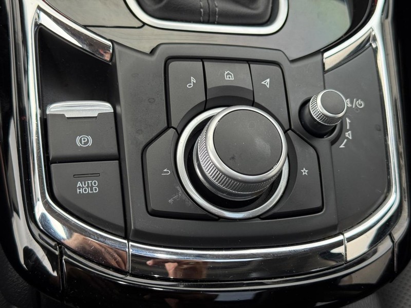 Mazda CX-9 Vehicle Full-screen Gallery Image 20