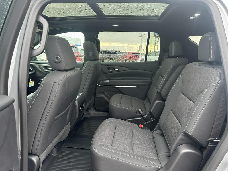 Chevrolet Traverse Vehicle Full-screen Gallery Image 4