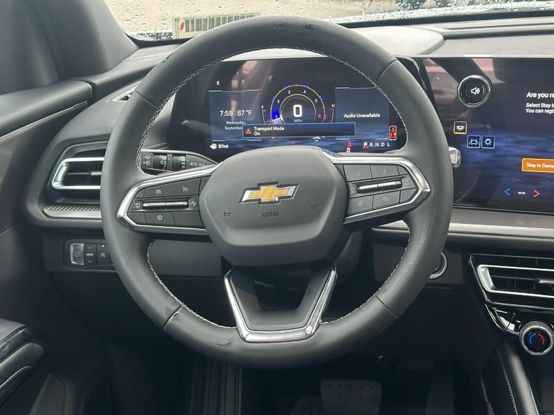 Chevrolet Traverse Vehicle Full-screen Gallery Image 8