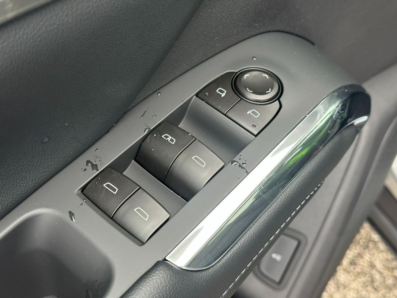 Chevrolet Traverse Vehicle Full-screen Gallery Image 11