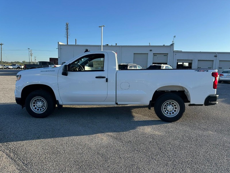 Chevrolet Silverado 1500 Vehicle Full-screen Gallery Image 2