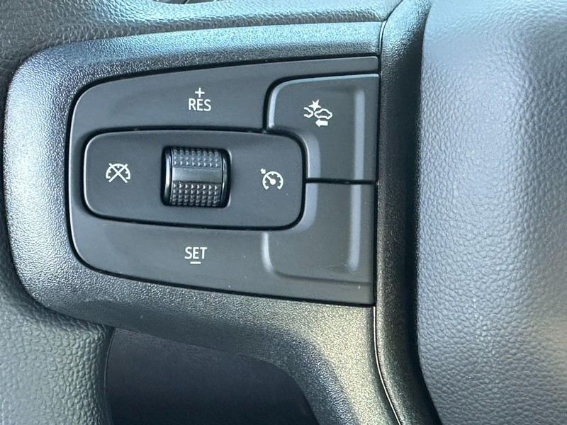 Chevrolet Silverado 1500 Vehicle Full-screen Gallery Image 8