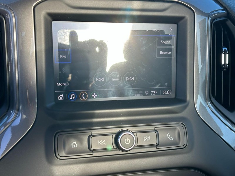 Chevrolet Silverado 1500 Vehicle Full-screen Gallery Image 10