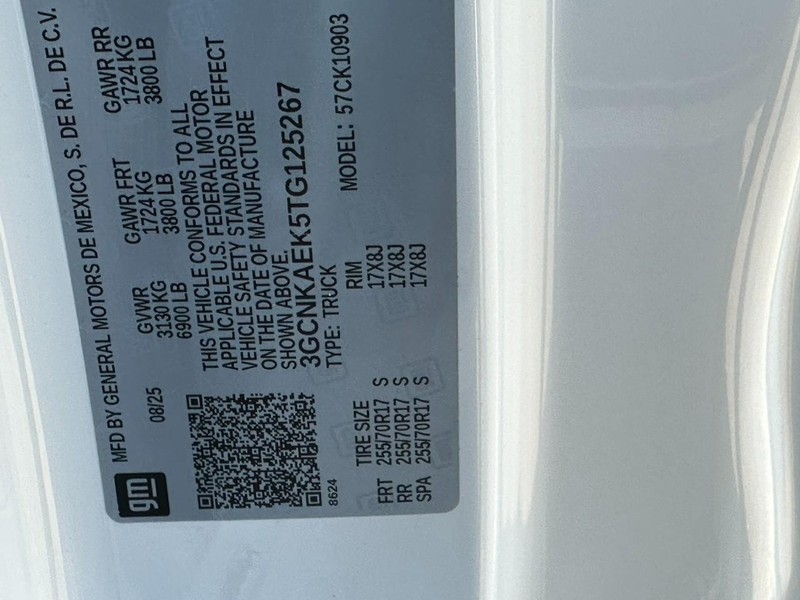 Chevrolet Silverado 1500 Vehicle Full-screen Gallery Image 13