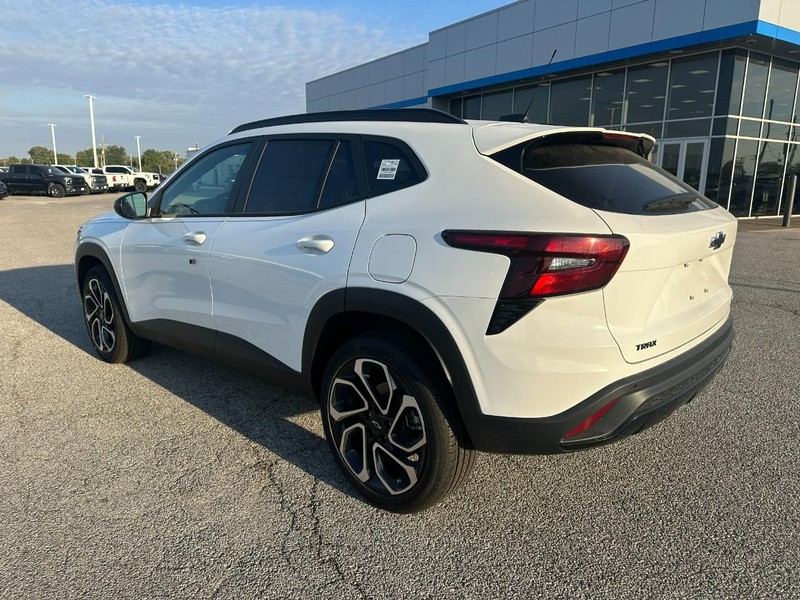 Chevrolet Trax Vehicle Full-screen Gallery Image 3