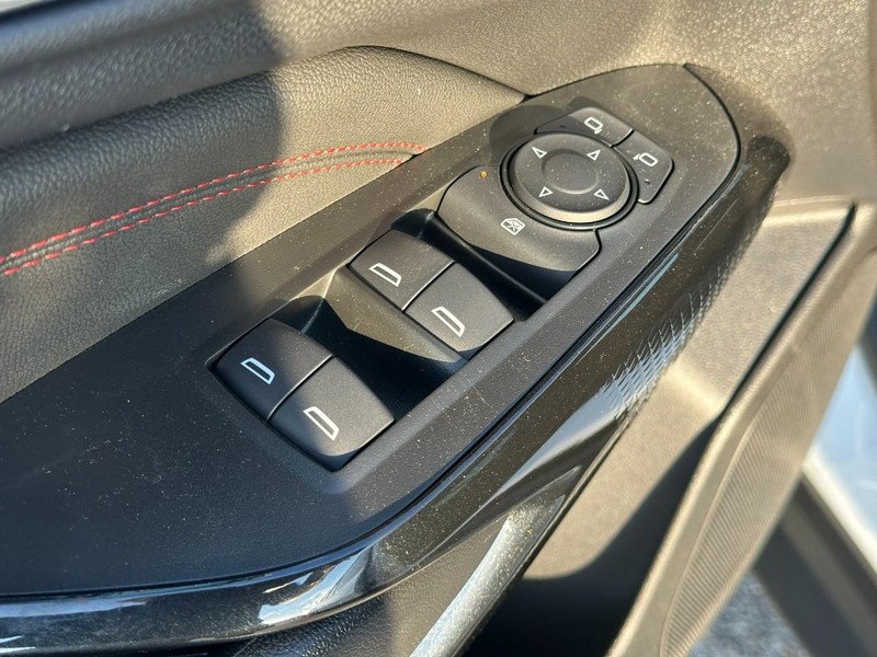 Chevrolet Trax Vehicle Full-screen Gallery Image 10