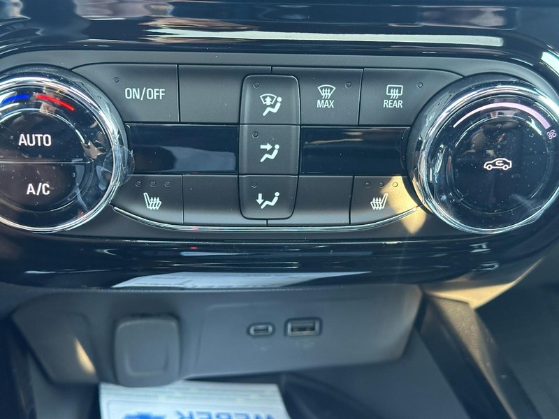 Chevrolet Trax Vehicle Full-screen Gallery Image 14