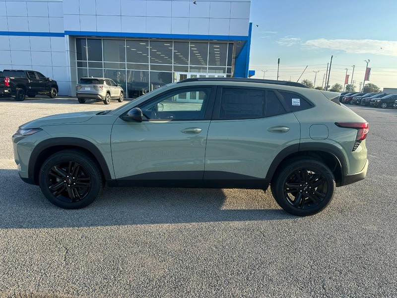 Chevrolet Trax Vehicle Full-screen Gallery Image 2