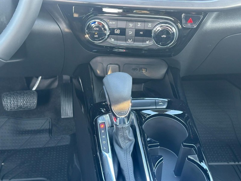 Chevrolet Trax Vehicle Full-screen Gallery Image 9