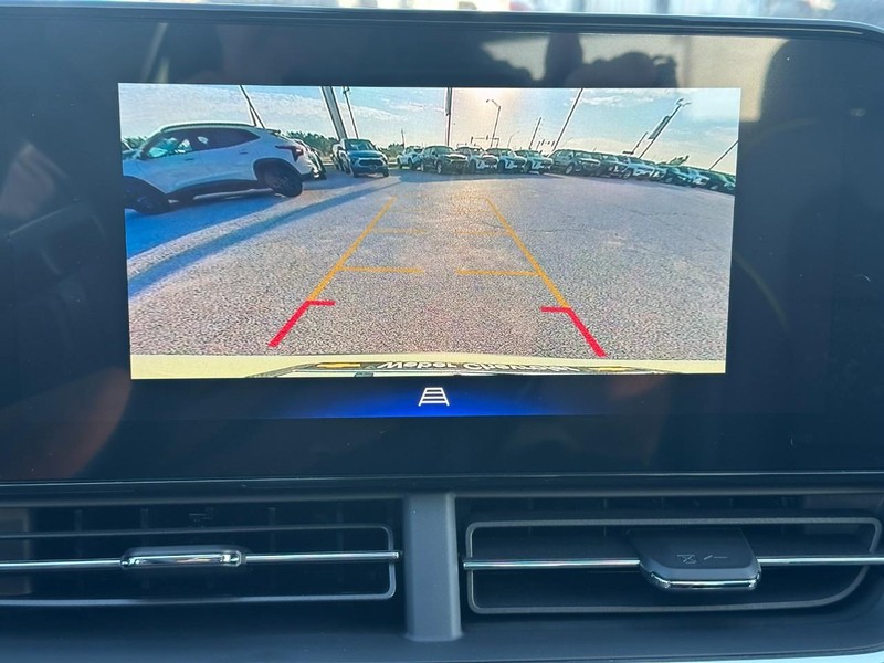 Chevrolet Trax Vehicle Full-screen Gallery Image 15