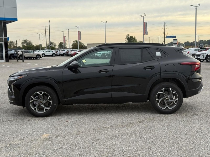 Chevrolet Trax Vehicle Full-screen Gallery Image 2