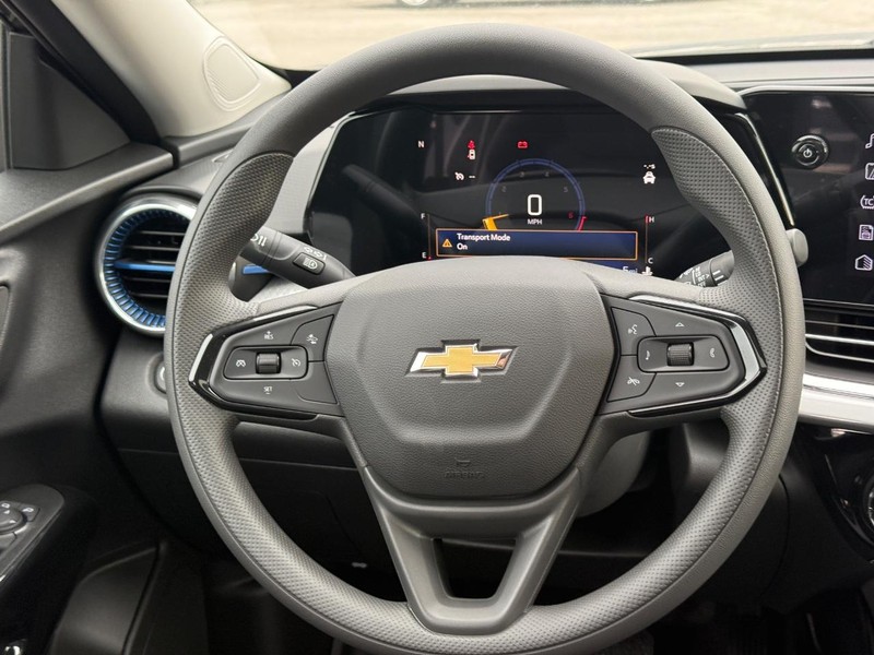 Chevrolet Trax Vehicle Full-screen Gallery Image 8