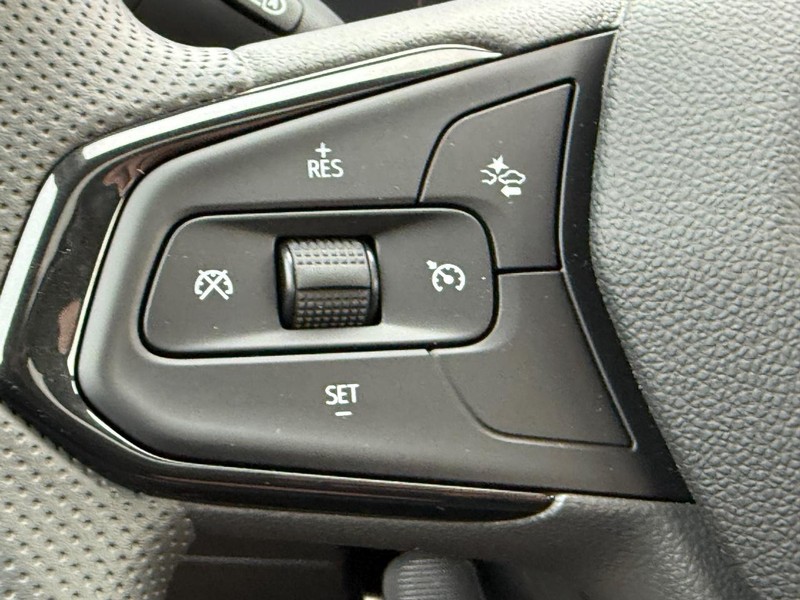 Chevrolet Trax Vehicle Full-screen Gallery Image 9