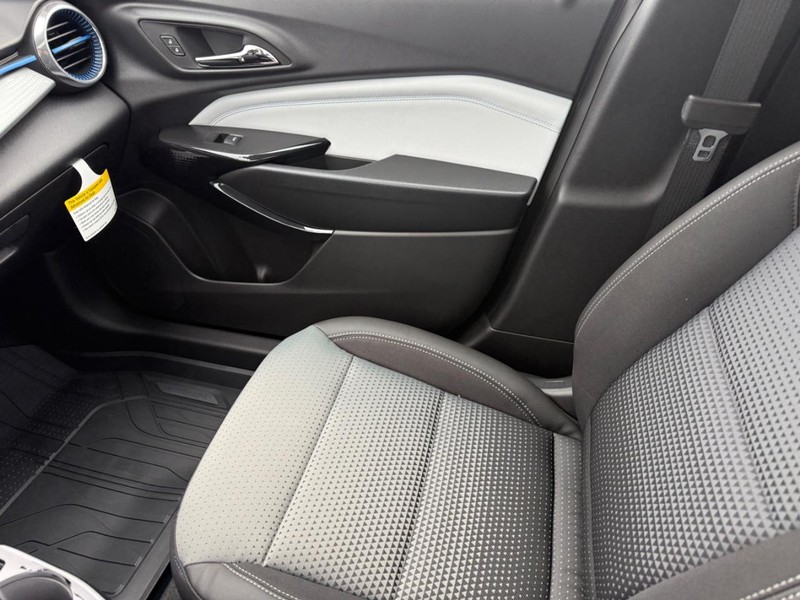 Chevrolet Trax Vehicle Full-screen Gallery Image 16