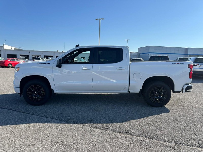 Chevrolet Silverado 1500 Vehicle Full-screen Gallery Image 2