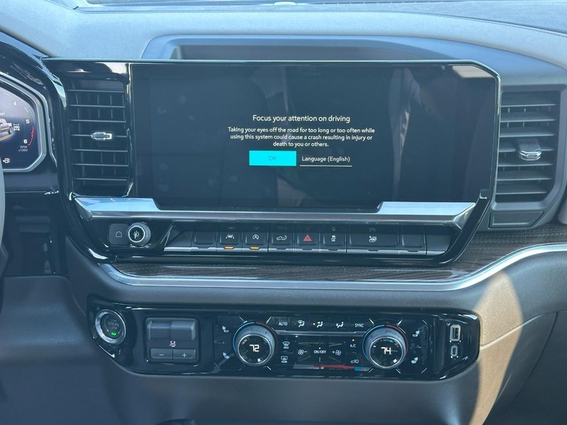 Chevrolet Silverado 1500 Vehicle Full-screen Gallery Image 7