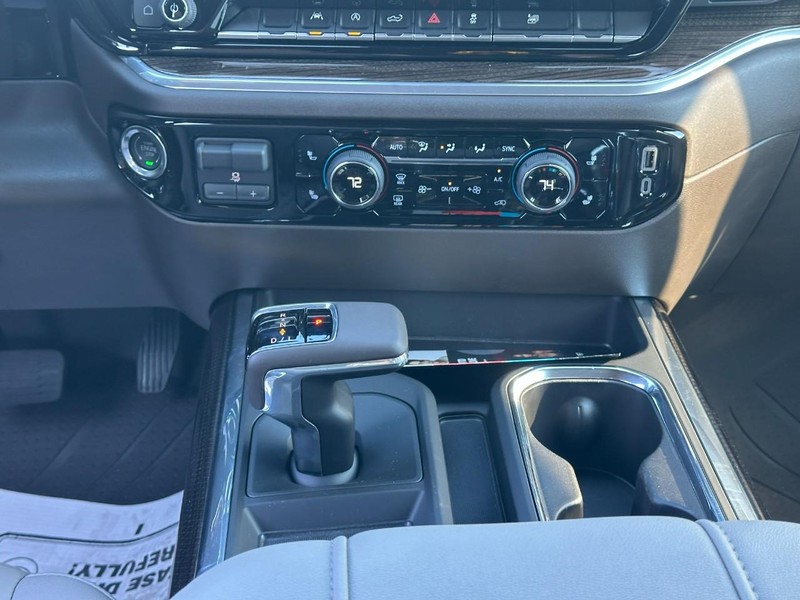 Chevrolet Silverado 1500 Vehicle Full-screen Gallery Image 8