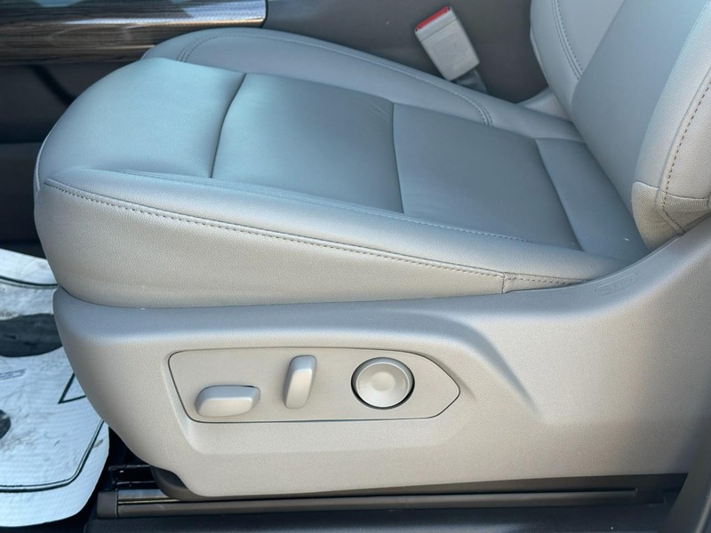 Chevrolet Silverado 1500 Vehicle Full-screen Gallery Image 10