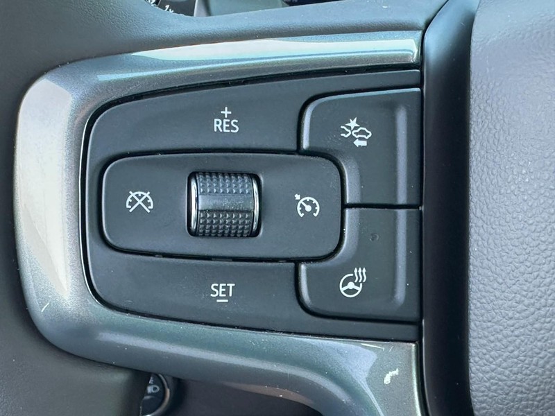 Chevrolet Silverado 1500 Vehicle Full-screen Gallery Image 11