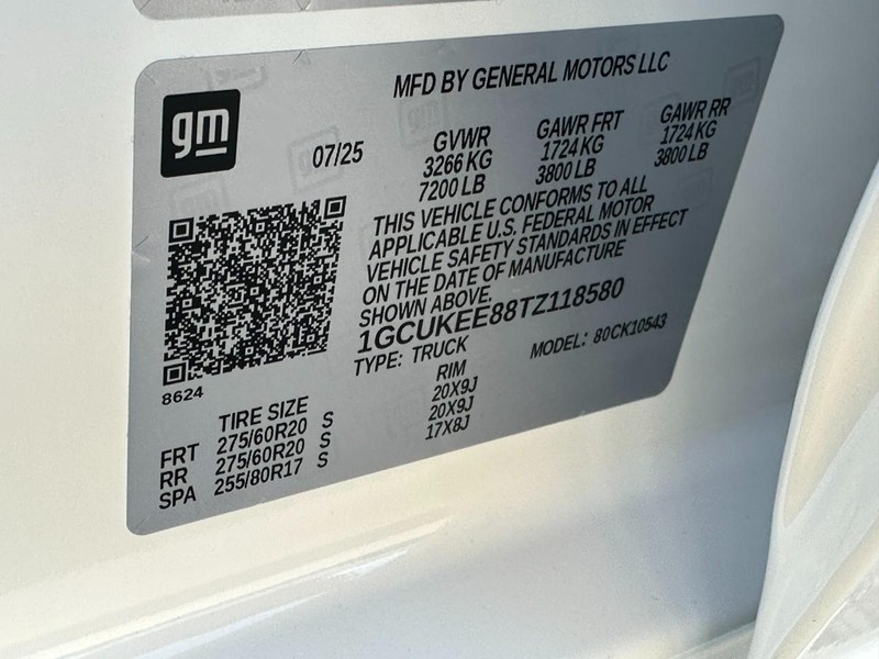 Chevrolet Silverado 1500 Vehicle Full-screen Gallery Image 16