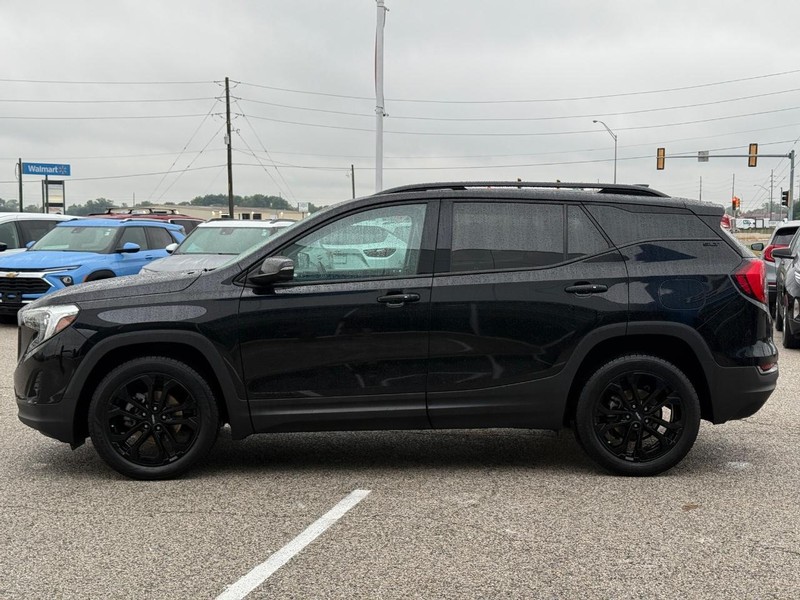 GMC Terrain Vehicle Full-screen Gallery Image 2