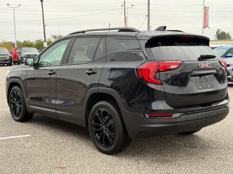 GMC Terrain Vehicle Full-screen Gallery Image 3