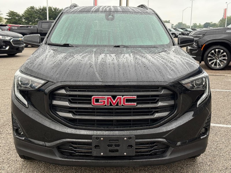GMC Terrain Vehicle Full-screen Gallery Image 9