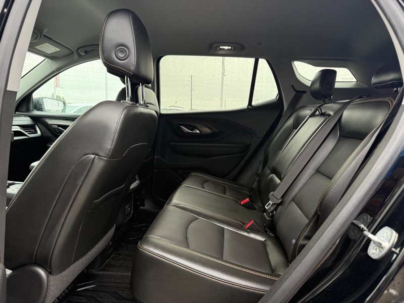 GMC Terrain Vehicle Full-screen Gallery Image 10