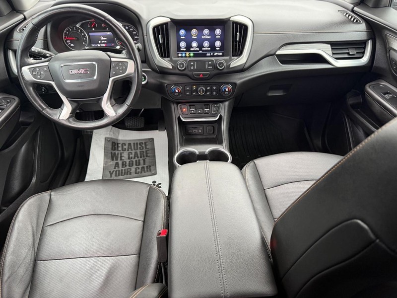 GMC Terrain Vehicle Full-screen Gallery Image 11