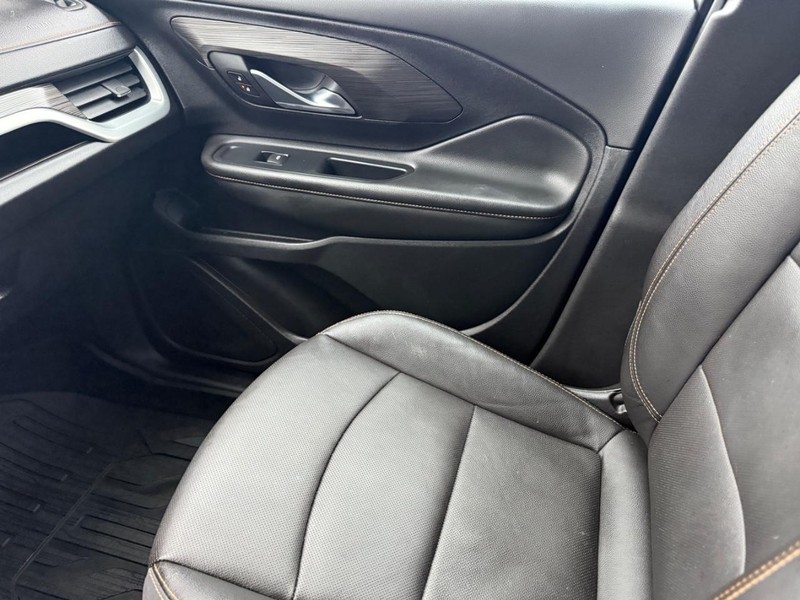 GMC Terrain Vehicle Full-screen Gallery Image 20