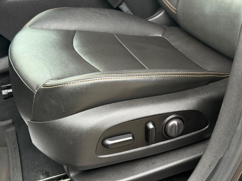 GMC Terrain Vehicle Full-screen Gallery Image 23