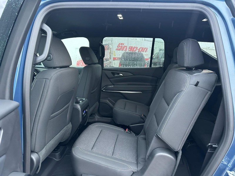 Chevrolet Traverse Vehicle Full-screen Gallery Image 4