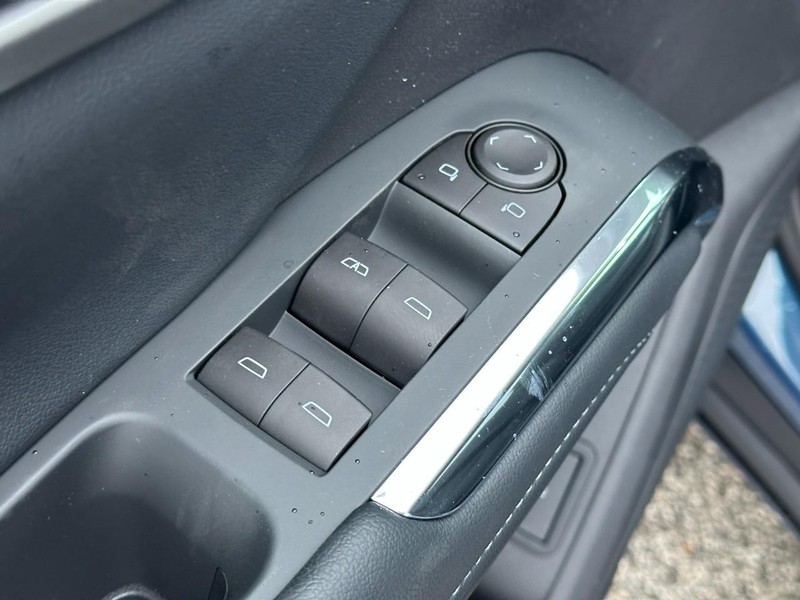 Chevrolet Traverse Vehicle Full-screen Gallery Image 10