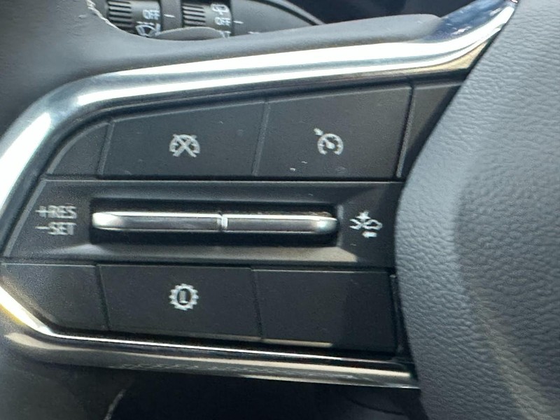 Chevrolet Traverse Vehicle Full-screen Gallery Image 12