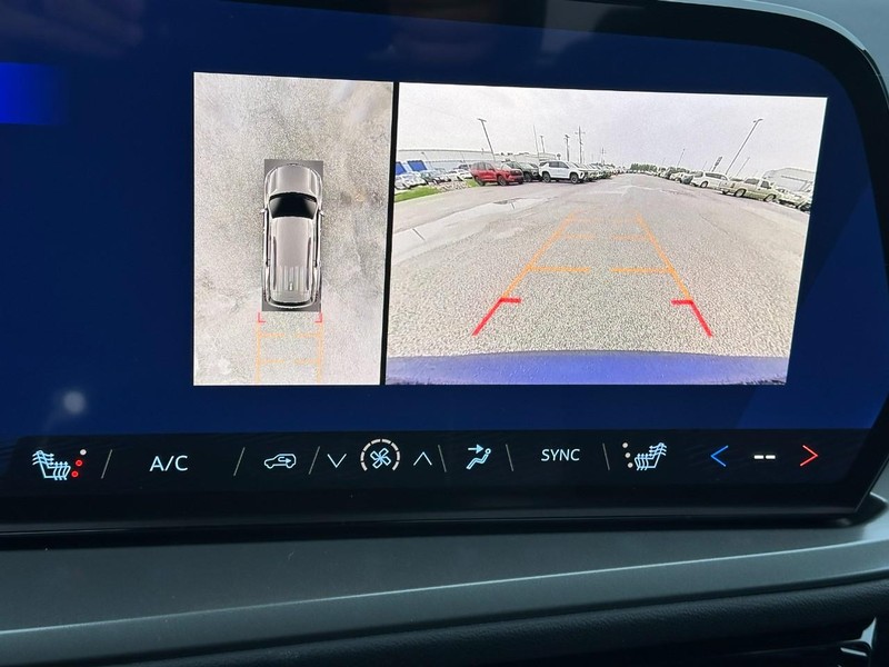 Chevrolet Traverse Vehicle Full-screen Gallery Image 14