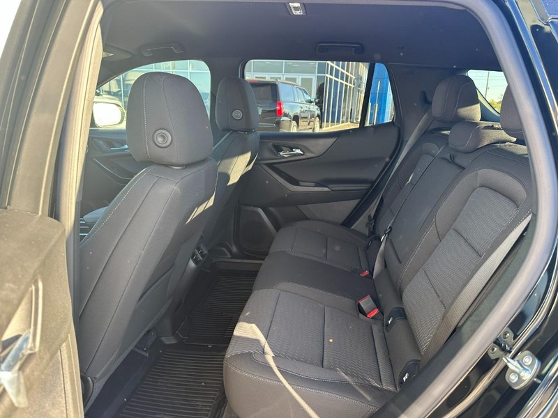 Chevrolet Equinox Vehicle Full-screen Gallery Image 4